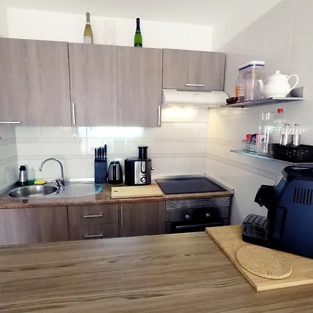 Paradise Court Apartment