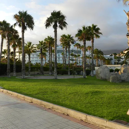 Paradise Court Apartment