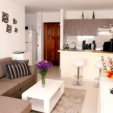 Paradise Court Апартаменты *