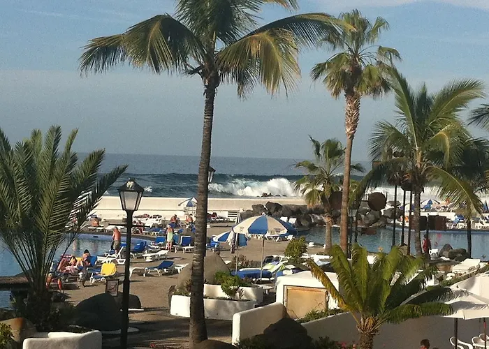 Paradise Court Apartment