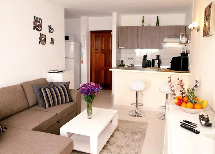 Paradise Court Apartment *